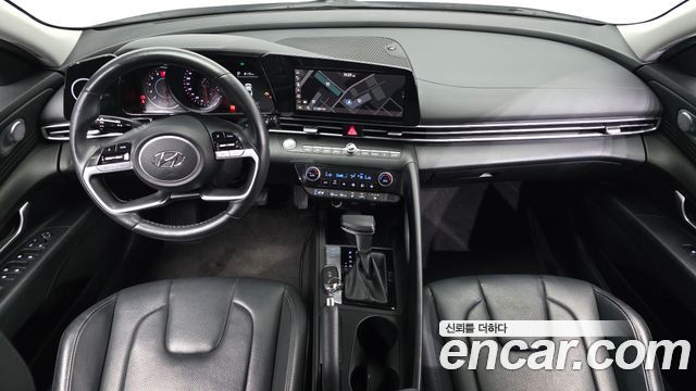 Hyundai Avante — interior