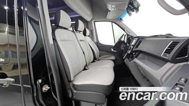 Hyundai Solati — interior