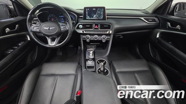 Genesis G70 — interior