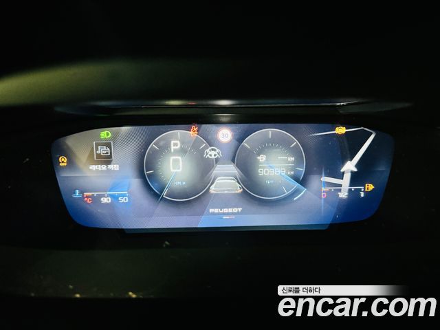 Peugeot 408 — interior