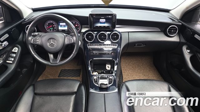 Mercedes-Benz C-Class — interior