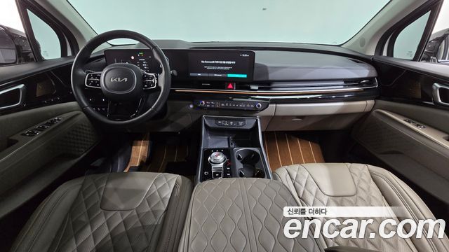 Kia Carnival — interior