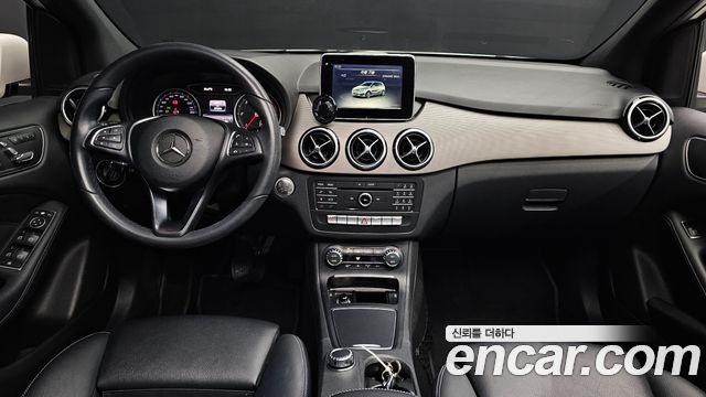 Mercedes-Benz B-Class — interior
