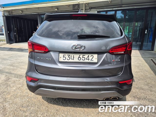 Hyundai Santa Fe — interior