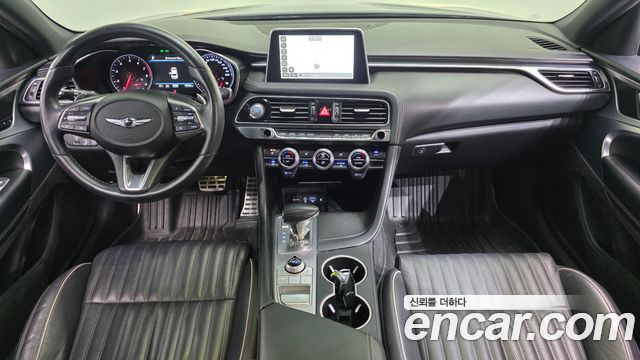 Genesis G70 — interior