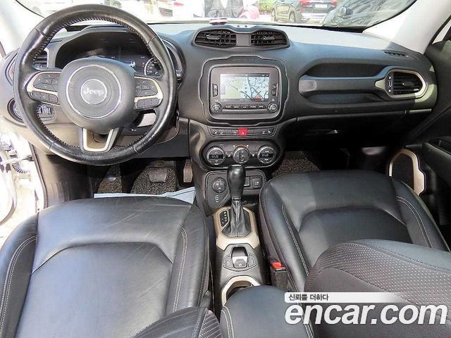 Jeep Renegade — interior