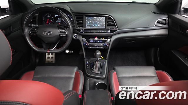 Hyundai Avante — interior