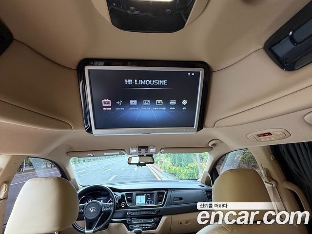 Kia Carnival — interior