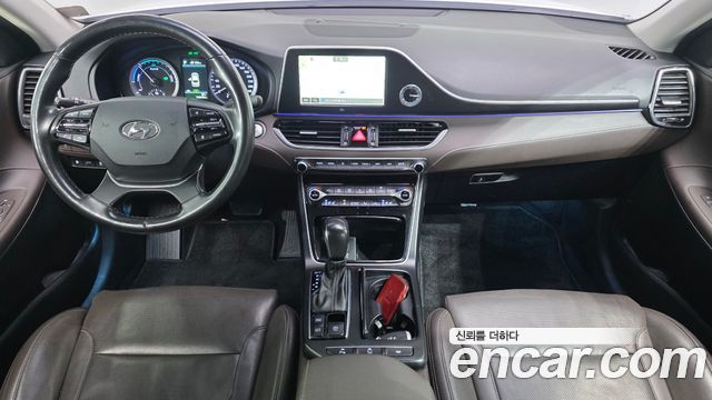 Hyundai Grandeur — interior