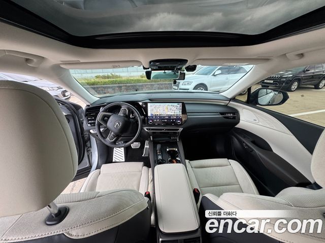 Lexus RX — interior