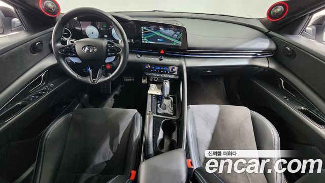 Hyundai Avante — interior