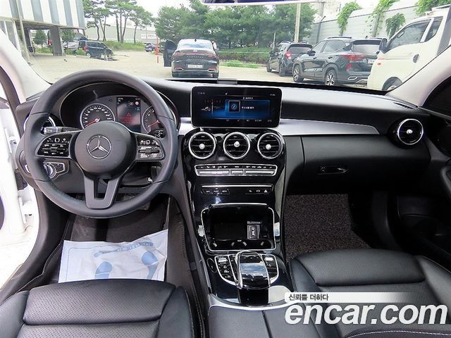 Mercedes-Benz C-Class — interior