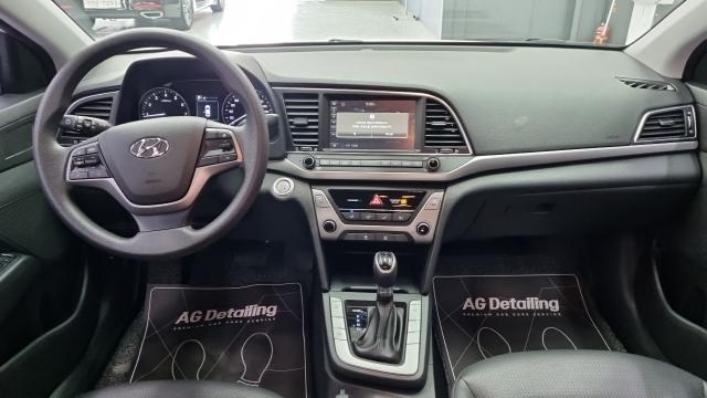 Hyundai Avante — interior
