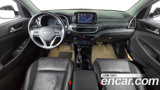 Hyundai Tucson — interior