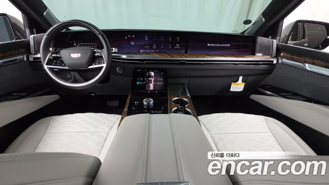 Cadillac Escalade — interior