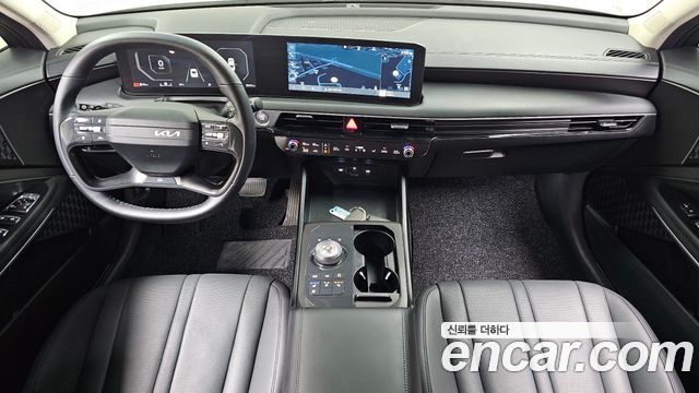 Kia K8 — interior