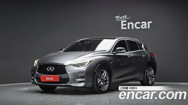 Infiniti Q30 — exterior
