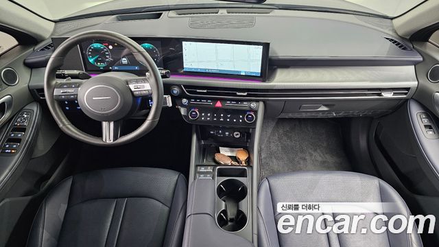 Hyundai Sonata — interior