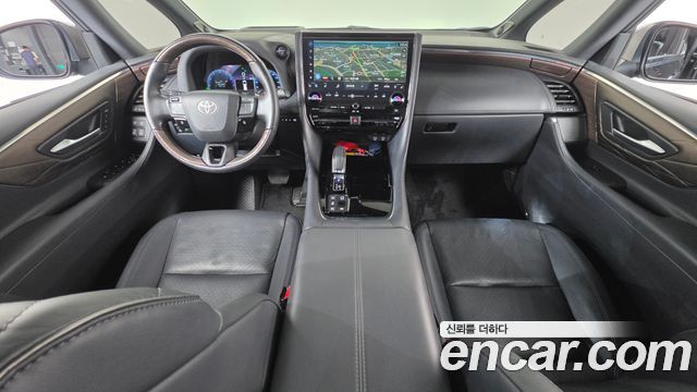 Toyota Alphard — interior