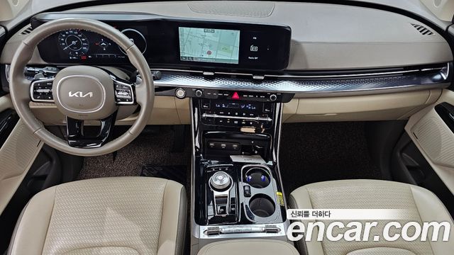 Kia Carnival — interior