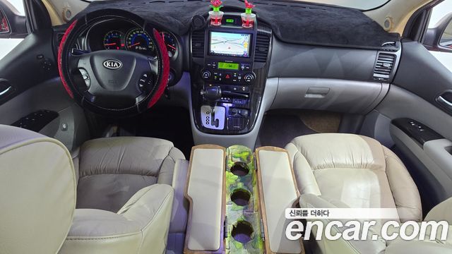 Kia Carnival — interior