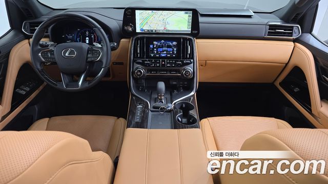 Lexus LX — interior