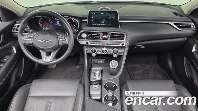 Genesis G70 — interior