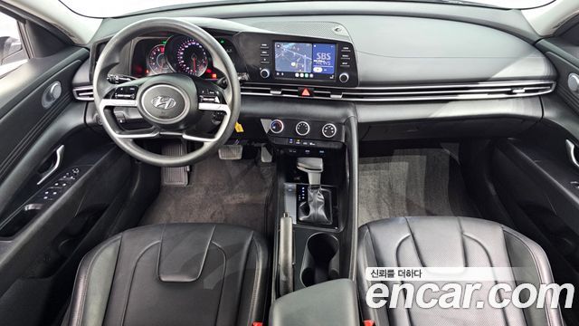 Hyundai Avante — interior