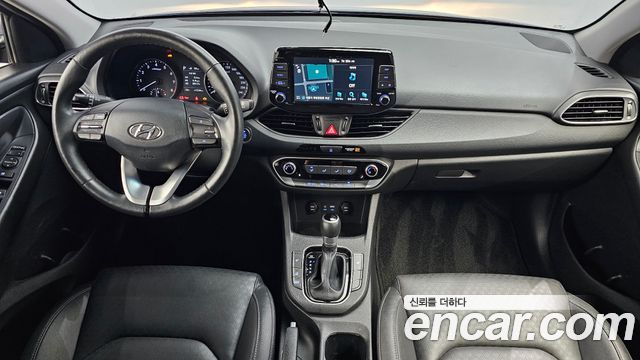 Hyundai i30 — interior