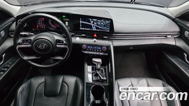Hyundai Avante — interior