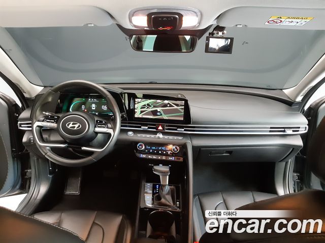 Hyundai Avante — interior