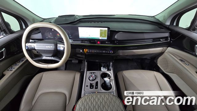 Kia Carnival — interior