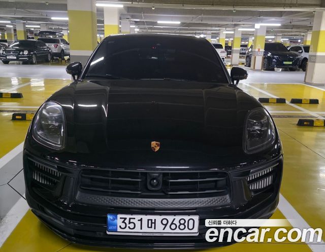 Porsche Macan — exterior