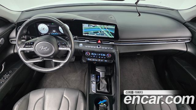 Hyundai Avante — interior