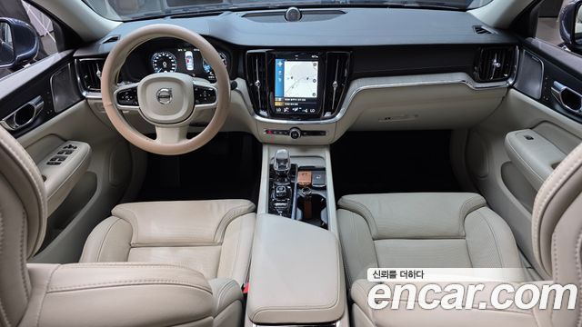 Volvo S60 — interior