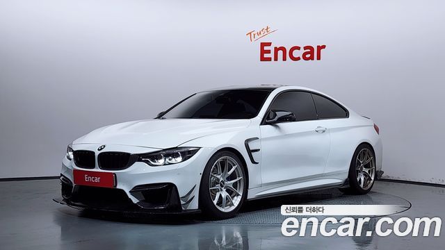 BMW M4 — exterior