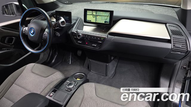 BMW i3 — interior