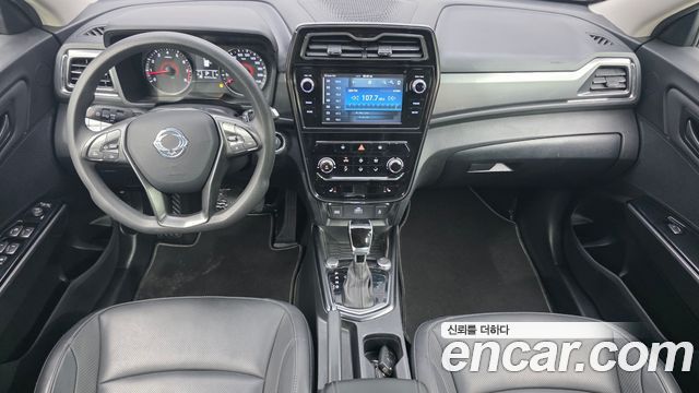 KG Mobility Tivoli — interior