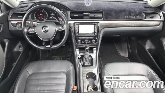 Volkswagen Passat — interior