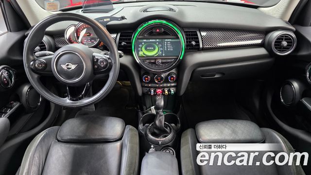 MINI Cooper — interior