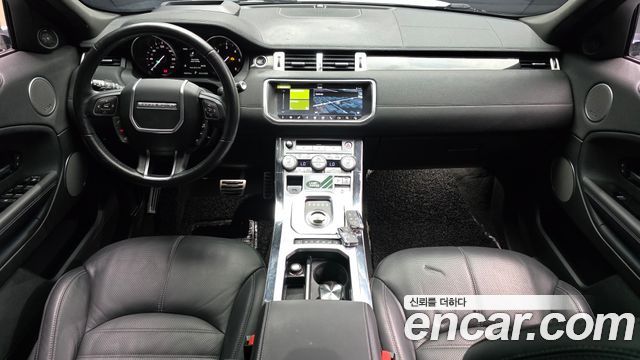 Land Rover Range Rover Evoque — interior