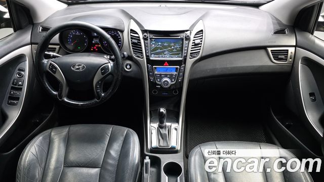 Hyundai i30 — interior