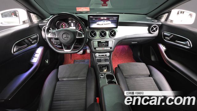 Mercedes-Benz CLA-Class — interior