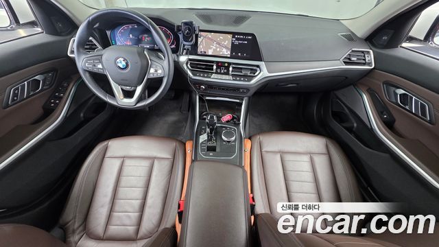 BMW 3 Series — interior