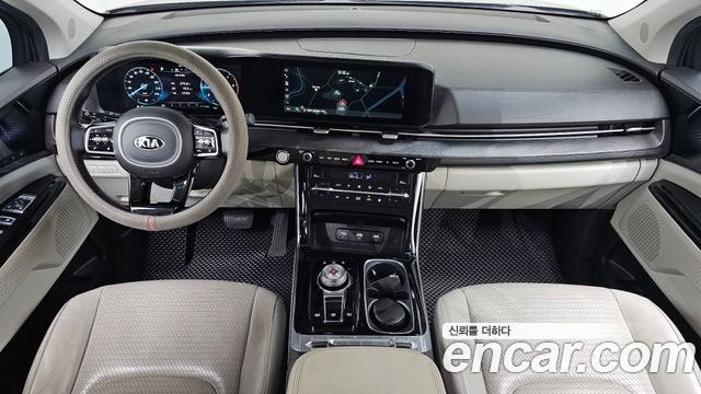 Kia Carnival — interior