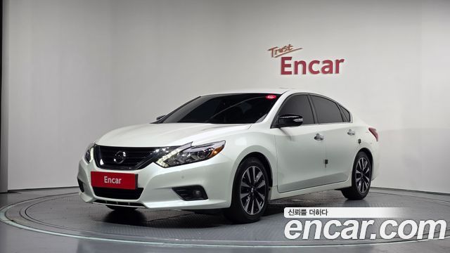 Nissan Altima — exterior