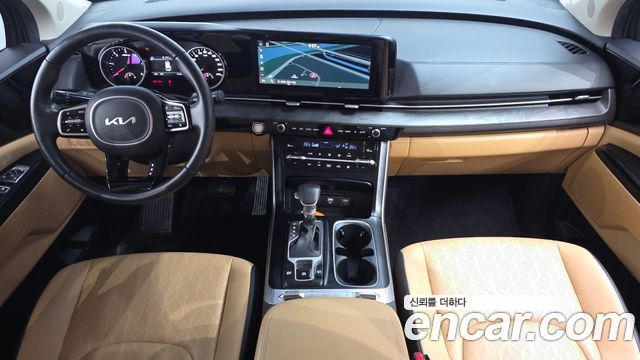 Kia Carnival — interior