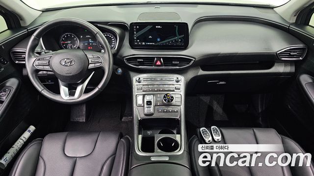 Hyundai Santa Fe — interior