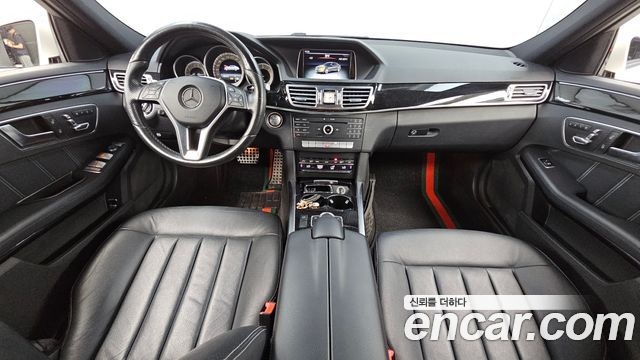 Mercedes-Benz E-Class — interior