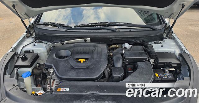 Hyundai Sonata — interior